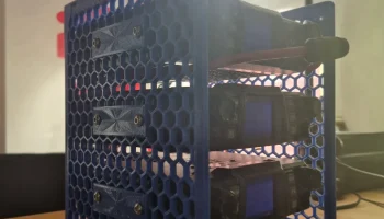 Сложенное крепление для мобильной любительской радиостанции