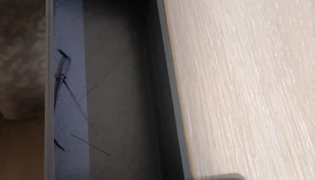 Контейнер для мусора с настольным креплением.... 2
