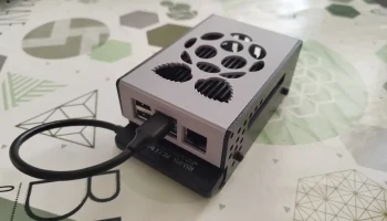Небольшой корпус Raspberry Pi 4 с креплением для 2,5-дюй... 1