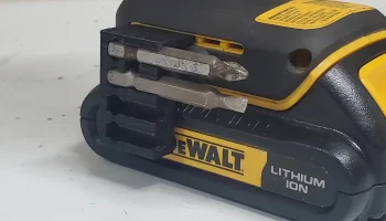 Магнитный держатель бит DeWalt 8 x 2 мм...... 1