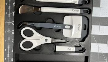 Чемодан для инструментов Cricut: твердый внутри