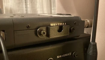 Тонкое боковое крепление микрофона для радиостанций yaesu