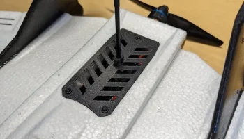 ZOHD Dart 250G привинчивающаяся крышка ESC с креплением д...