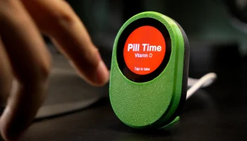 Half Pill - минимальное напоминание о таблетках Smart Desk 1