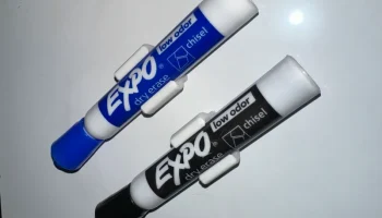 Маркер сухого стирания Expo с магнитным зажимом.........