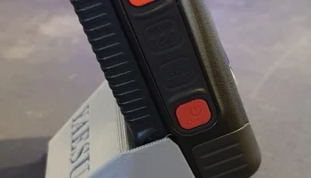 Настольная подставка Yaesu FT5D 1
