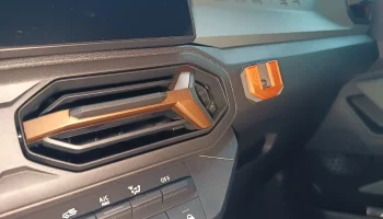 Держатель радиомикрофона Dacia design 3