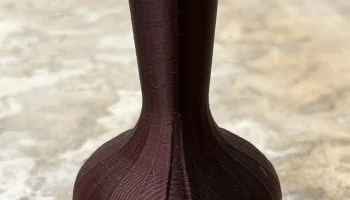 Ваза с длинным вырезом