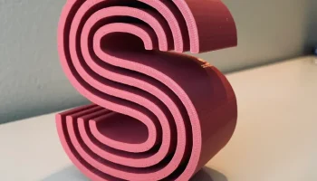 Декоративный блок, инициал "S" Декоративный блок, инициал "S"