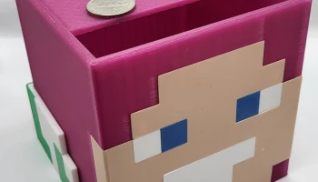 Голова Базза Лайтера-копилка - тема Minecraft...