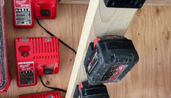 Батарейный отсек Milwaukee M18 без замка