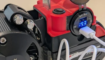 Заряжаемый от USB фонарик Milwaukee M18 1