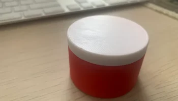 Таблетница с 2 отделениями.