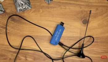 Как превратить USB свисток за 15$ в устройство для отслеживания самолетов.