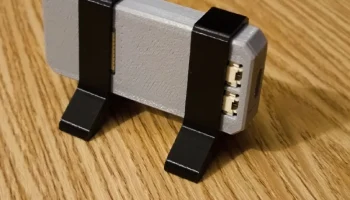 Minimalist Desktop Enclosure for Heltec V4 (Closed) 2