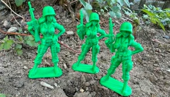 Женские игрушечные солдатики 2