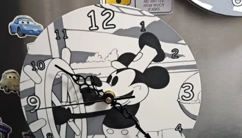 Часы Steamboat Willie Часы Steamboat Willie