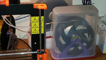 Подставка для перемотки контейнера Rubbermaid на 21 стака...