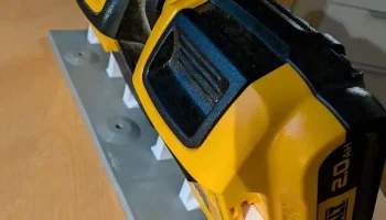 Модульное аккумуляторное хранилище DeWalt, расположенное... 4