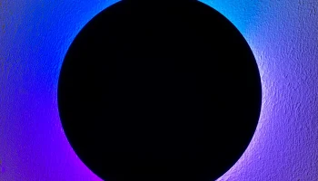 Умный светодиодный кольцевой светильник и часы Eclipse Умный светодиодный кольцевой светильник и часы Eclipse