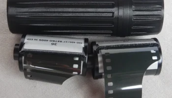 Verschraubbare Dose f&uuml;r zwei 135 Filmpatronen KB Film Зав...