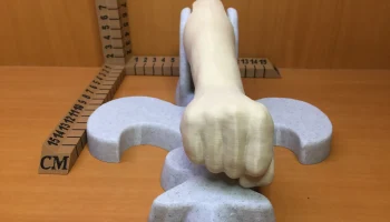 Кулачный дверной молоток 1