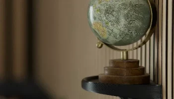 Настенный лоток для акустической панели 1