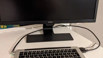 MacBook Pro без экрана (13 дюймов, начало 2015 г.) - плос... MacBook Pro без экрана (13 дюймов, начало 2015 г.) - плос...
