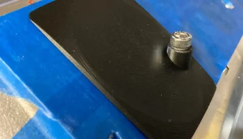 Блокирующая пластина впускного порта головки LS3 1