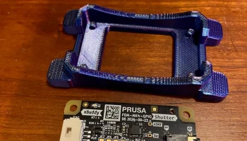 Держатель GPIO Hackerboard с захваченными магнитами.........