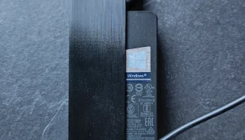 Короткое зарядное устройство Microsoft Surface с магнитом...