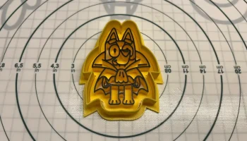 Голубая формочка для печенья на Хэллоуин