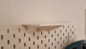 Верхняя полка для перфорированных панелей Ikea Skadis. 1