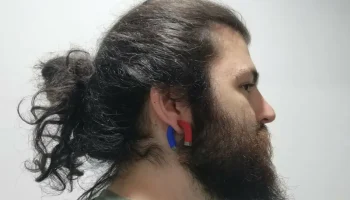 Магнитные серьги в форме магнита.......
