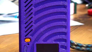 Тонкий чехол Faketec с OLED 2