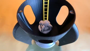 Винтажный игровой домик космического корабля......... 1