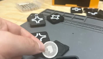Сломанная бирка - крышка NFC-бирки с отверстиями для брел... 2
