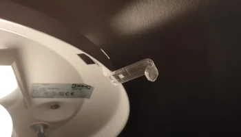 пластиковый держатель - IKEA LOCK 16418 ПОТОЛОЧНЫЙ СВЕТИ... пластиковый держатель - IKEA LOCK 16418 ПОТОЛОЧНЫЙ СВЕТИ...