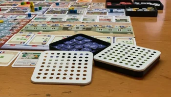 коробка для фишек для настольной игры