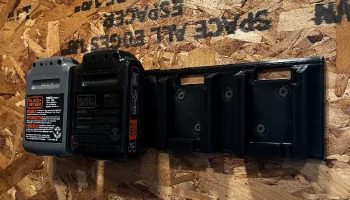 Держатель для аккумулятора Black & Decker 20 В