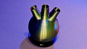 Трехгорлая сферическая ваза 5