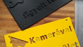 HUN Предупреждающий знак: Область, контролируемая камерой 1