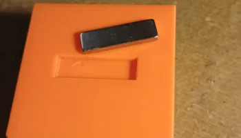 Держатель суппорта с магнитом