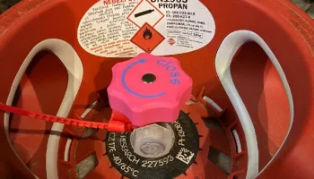 Простая ручка газового баллона для барбекю с магнитом...