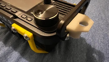 IC-705 Крепление для антенны Peovi Carry Cage 5