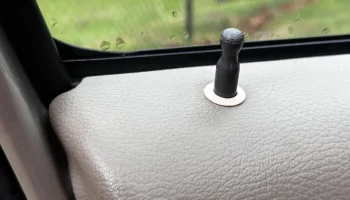 Накладное кольцо дверного замка Volvo 1