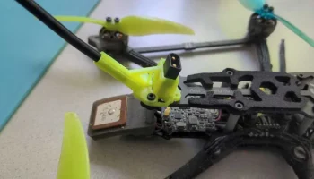 Антенна Flywoo и крепление XT30 1