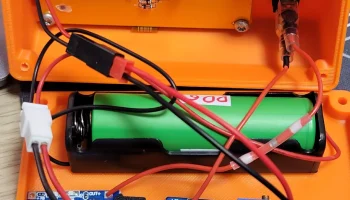 Корпус LCR-T4 с аккумулятором 18650 3