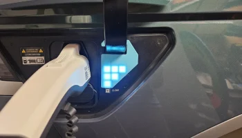 Крышку фонаря зарядки Ioniq 5 можно оставить на месте!......