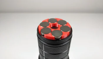 Магнитный адаптер для задней крышки Sofirn BLF LT1......... 3